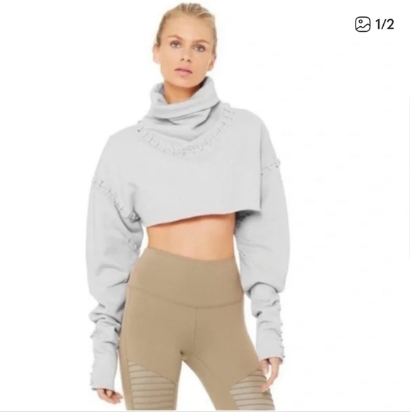 ALO Yoga Light Gray Cropped Turtleneck Sweater - Picture 1 of 6